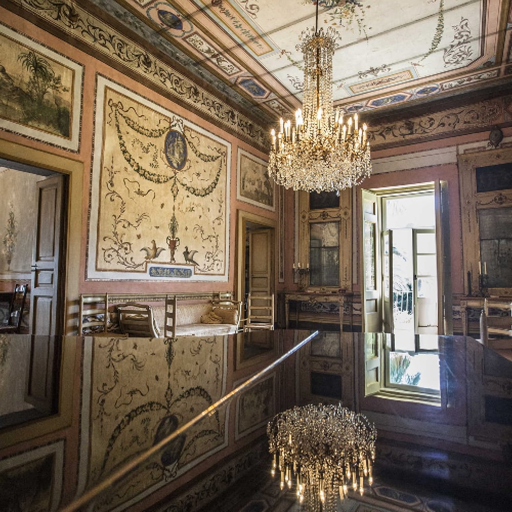 Salotto utilizzabile come location per eventi interno alla Villa Di Donato